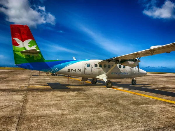 MAHE ', SEYCHELLES - SYYSKUU 4, 2017: Air Seychellit pieni ilma — kuvapankkivalokuva