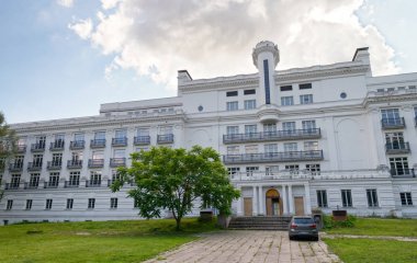 Tukuma Iela batımında dış görünümü oluşturma.