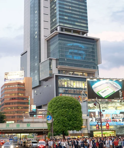 Tokyo Giappone Giugno 2016 Edifici Annunci Shibuya Tokyo Attira Milioni — Foto Stock