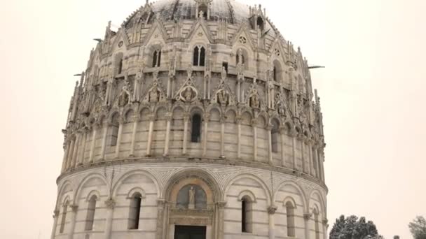 Baptisterium Van Pisa Een Winter Sneeuwval Schemering Plein Van Wonderen — Stockvideo