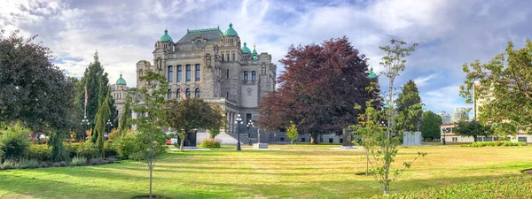 Parlementsgebouw Een Mooie Zomerdag Victoria Belangrijkste Stad Van Vancouver Island — Stockfoto