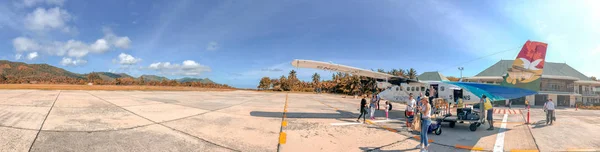 Mahe Seyşeller Eylül 2017 Hava Seyşeller Küçük Uçak Pist Üzerinde — Stok fotoğraf