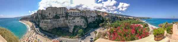 Tropea Włochy Czerwca 2017 Panoramiczny Widok Miasta Wybrzeża Klasztoru Tropea — Zdjęcie stockowe