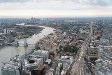 Londra - 24 Eylül 2016: Londra manzarası hava görünümünü. Şehir her yıl 30 milyon turist çeken.