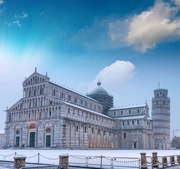 Keresztelőkápolna Pisa Egy Téli Havazás Naplemente Után Csodák Terét Hajnalban — Stock Fotó