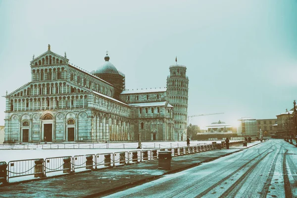 冬吹雪 イタリア後日の出奇跡の広場 — ストック写真