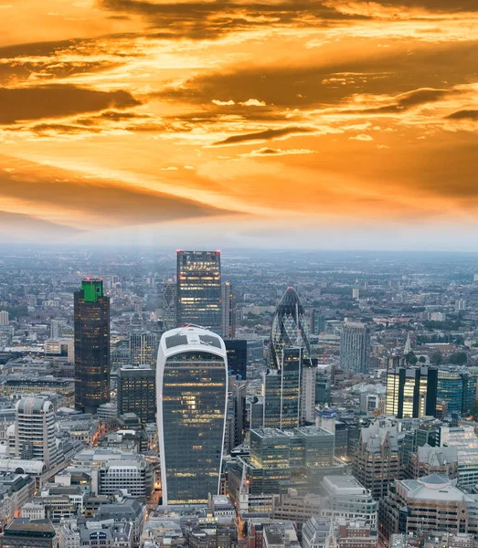 ロンドンの街のスカイラインの眺め — ストック写真