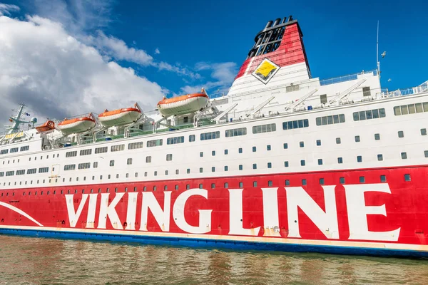 Helsingfors Finland Juli 2017 Viking Line Ferry Docks Hamnen Sommarsäsongen — Stockfoto