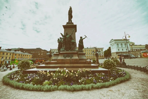 Helsinki Finlândia Julho 2017 Turistas Caminham Praça Principal Frente Catedral — Fotografia de Stock