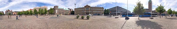 Helsingfors Finland Juli 2017 Turister Vandrar Längs Stadens Tågstation Helsingfors — Stockfoto