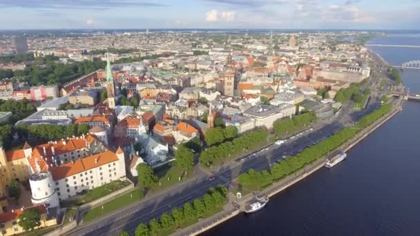 Riga Burg Und Historische Gebäude Ufer Des Flusses Daugava Riga — Stockvideo