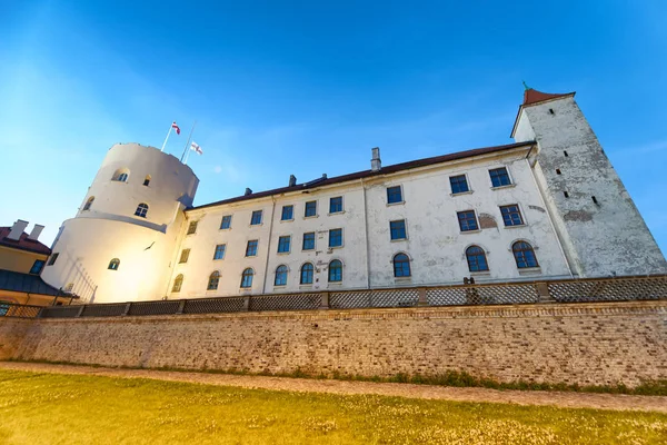 Außenansicht Der Mittelalterlichen Burg Riga Bei Sonnenuntergang Lettland — Stockfoto