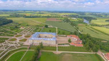 Rundale kale havadan görünümü.