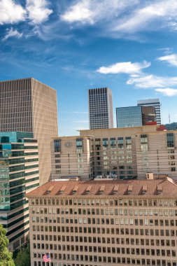 Portland ya da - 18 Ağustos 2017: Şehir binalar. Portland her yıl 5 milyon turist çeken.