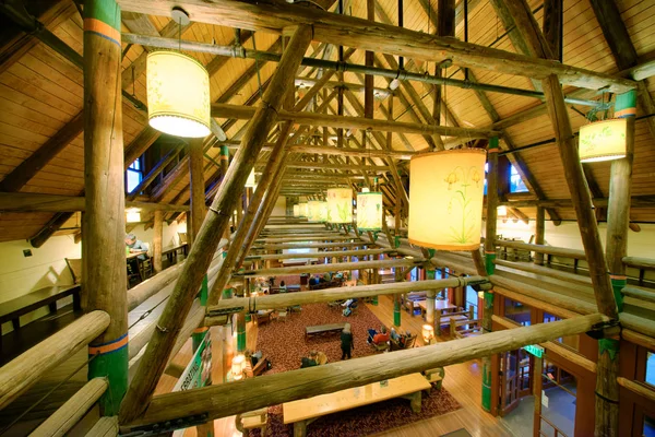 MT Rainier - 16 Ağustos 2017: Milli park Restoran güzel iç. MT Rainier önemli bir turistik Washington olduğunu.