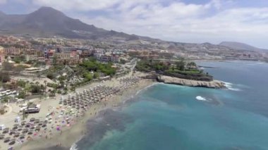 Playa de Las Americas Tenerife. Kıyı şeridi havadan görünümü
