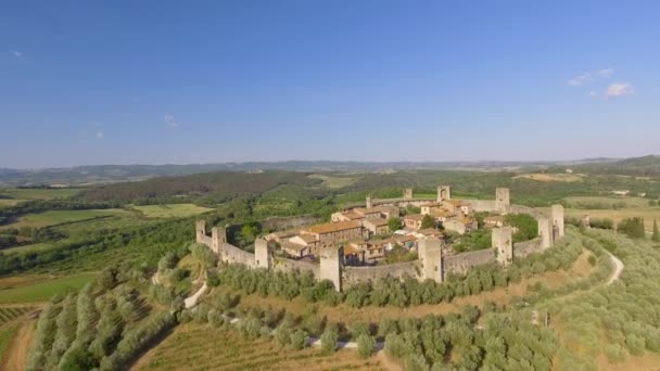 Aerial Panoramic View Medieval Town Surrounded Circular Walls Open Countryside — Stock Video