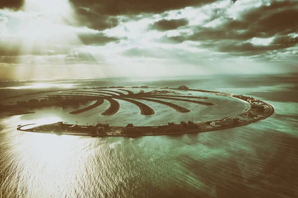 Helikopter Günbatımı Gökyüzü Karşı Dubai Palm Jumeirah Adası Nın Inanılmaz — Stok fotoğraf