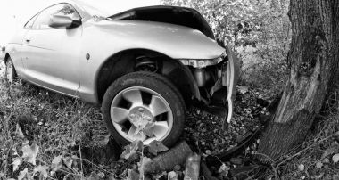 İtalya, Ağaca Karşı Araba Kazası