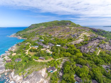 Dron, La Digue Island görüldüğü gibi Seyşel Adaları deniz manzarası.