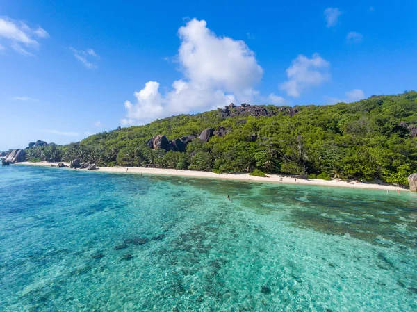 Rannikko Digue Island Seychellien Antenninäköala — kuvapankkivalokuva