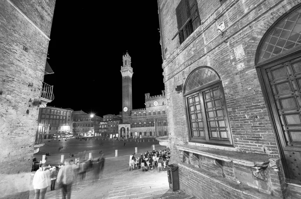 Siena Włochy Kwiecień 2016 Nocny Widok Placu Piazza Del Campo — Zdjęcie stockowe