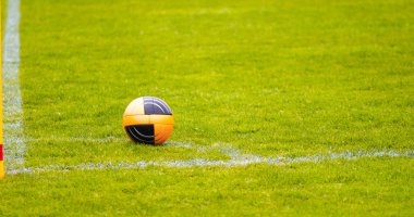 Futbol topu yakın köşe, İtalya