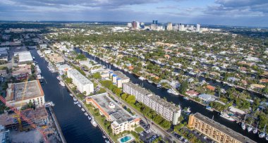 Fort Lauderdale kanallar ve cityscape, Florida havadan görünümü