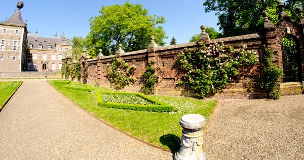 Eijsden Hrad Jeho Vegetace Květnu Nizozemsko — Stock fotografie