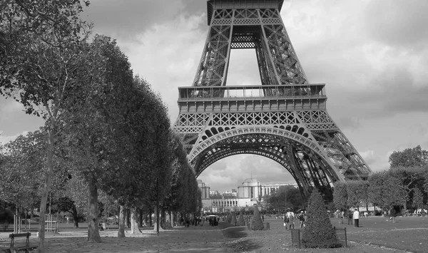 Foto Stock Sfondo Bianco Torre Eiffel Foto Immagini Sfondo Bianco Torre Eiffel Pagina 4 Depositphotos