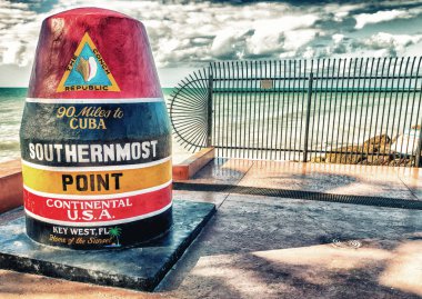 Florida en güney noktasında. Ünlü simgesel yapısının olduğunu 