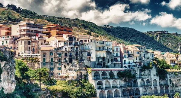 Tropea by på bakken, Calabrien - Italien - Stock-foto