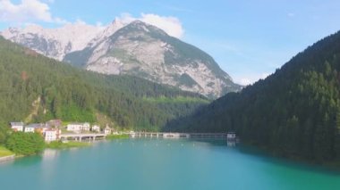 Auronzo yakınındaki şehir, Auronzo di Cadore için yapılan Dolomites Belluno ili, İtalya içinde bulunan Lake (göl Santa Caterina), yapay göl,