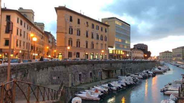 リヴォルノ もともと要塞都市 トスカーナ イタリアの境界の後堀モグラジネズミ王宮 — ストック動画