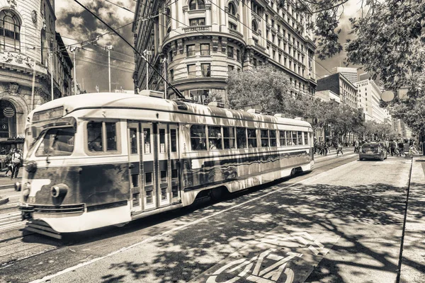 San Francisco Agosto 2017 Eléctrico Vermelho Longo Das Ruas Cidade — Fotografia de Stock
