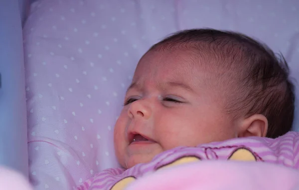 Newborn Baby Expression Bed Italy — Stock Photo, Image