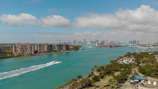 Fisher Island Yakınındaki Miami Beach Florida Havadan Görünümü — Stok fotoğraf