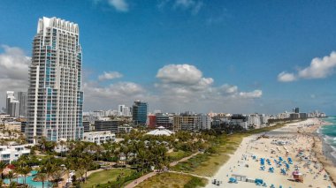 Güney Pointe Park Miami Beach. Binalar plajda havadan görünümü.