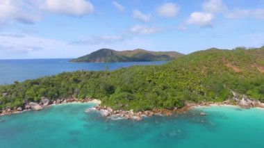 Anse Lazio beach Praslin Adası, Seyşel Adaları Kuzey batıda yer alan. Video 