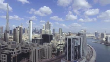 Gökdelenlerin Downtown Dubai, BAE, Video havadan görünümü