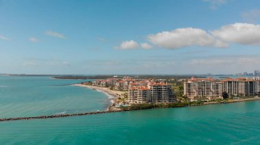 Fisher Island Miami, Florida'da havadan görünümü.