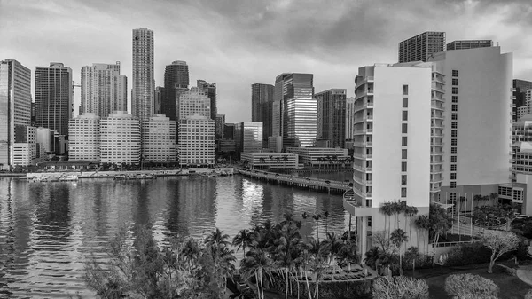 Downtown Miami Légi Felvétel Brickell Key Napkeltekor — Stock Fotó