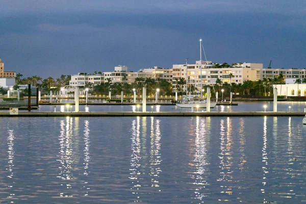 Skyline Nocturne West Palm Beach Floride — Photo
