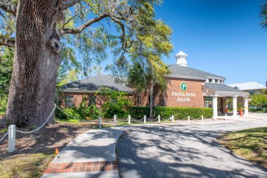 Fernandina Beach, Fl - 1 Nisan 2018: Binalar, Amelia Island üzerinde güzel bir gün. Bu ünlü bir turistik Florida 's.