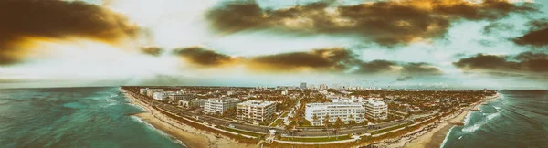 Panorama Luftaufnahme Des Palmenstrandes Meer Bei Sonnenuntergang Florida — Stockfoto