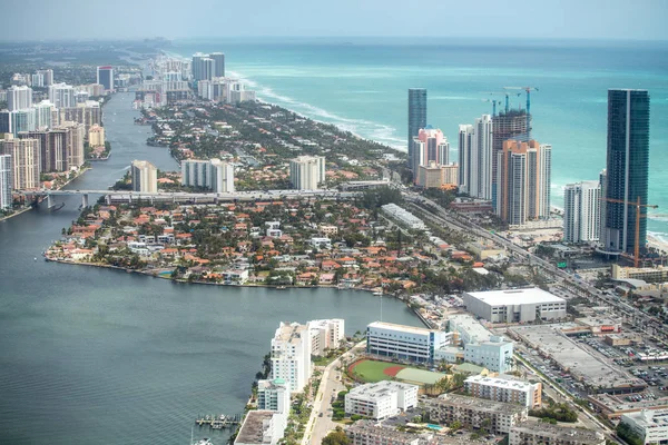 Luchtfoto Van Miami Beach Skyline Met Gebouwen Bruggen — Stockfoto