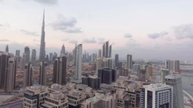 Gökdelenlerin Downtown Dubai, BAE, Video havadan görünümü