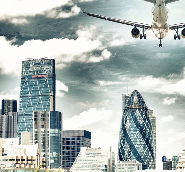 Lindos Skyline Londres Com Avião Céu — Fotografia de Stock