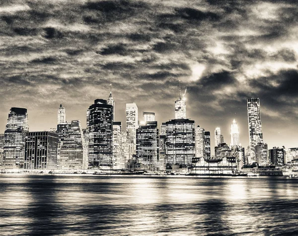 Manhattan Yansımaları Geceleri — Stok fotoğraf