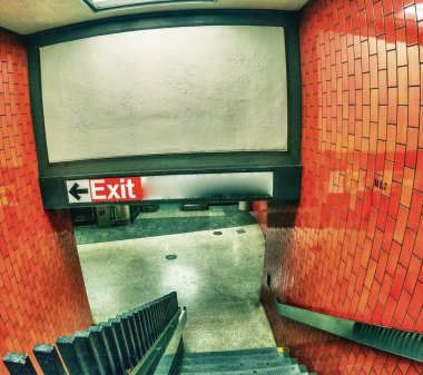 Yeraltı Metro metro merdivenleri.